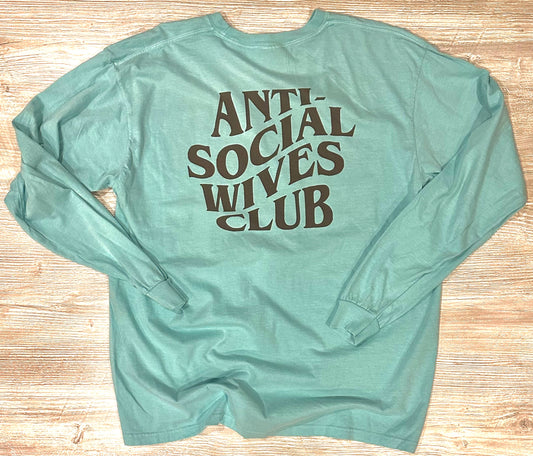 Antisocial mom's club long sleeve t-shirt